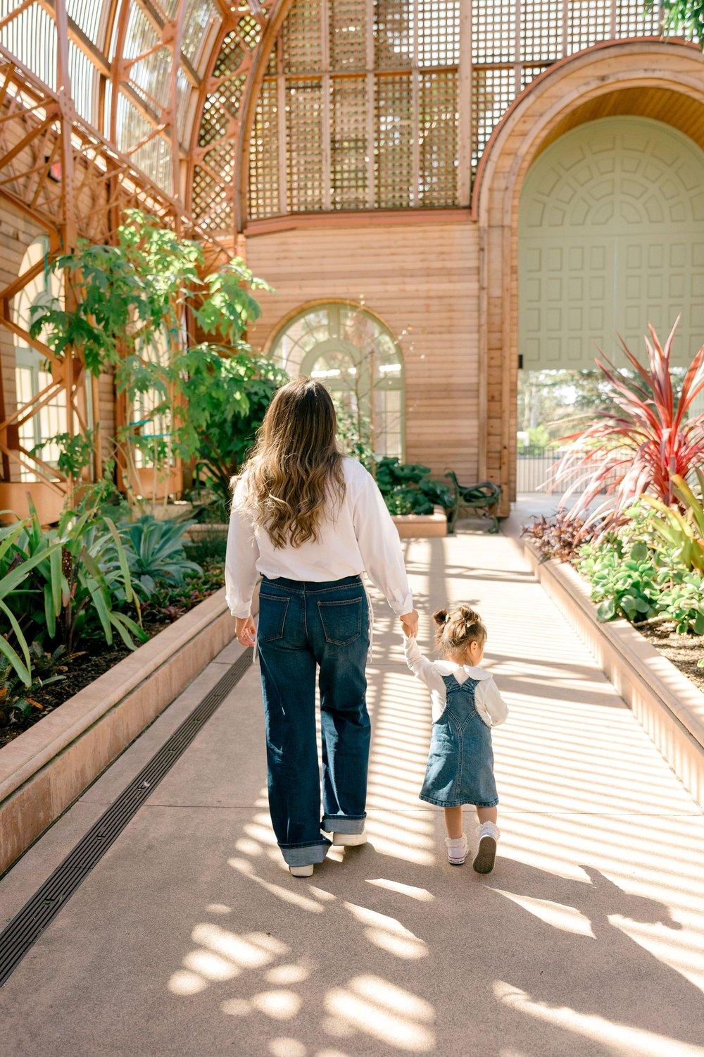 carousel-hero-element image-1