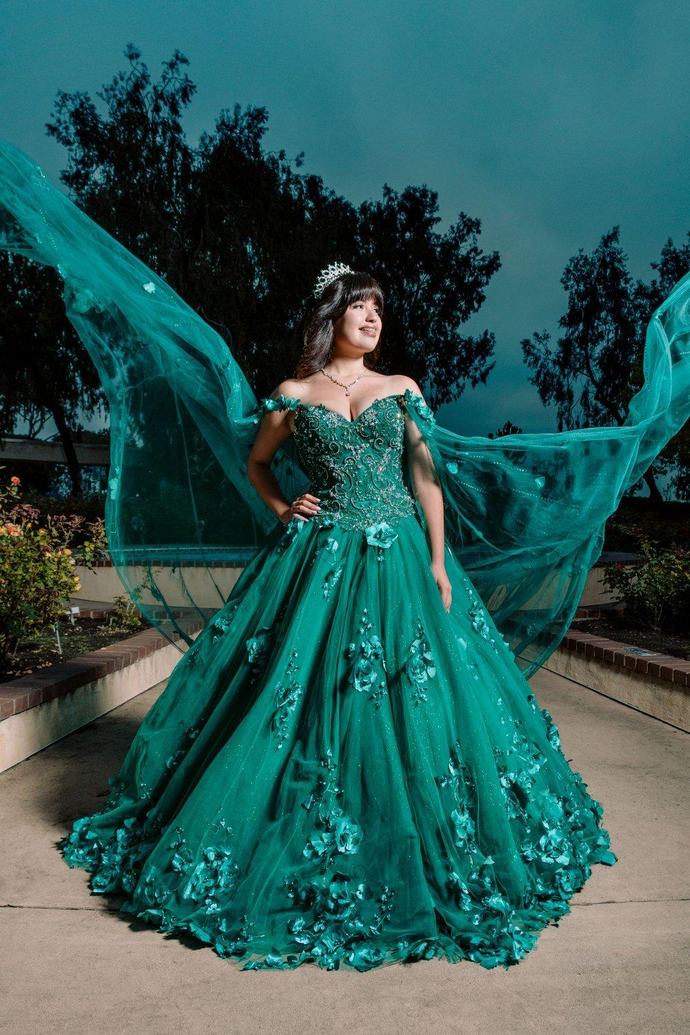 carousel-hero-element image-0
